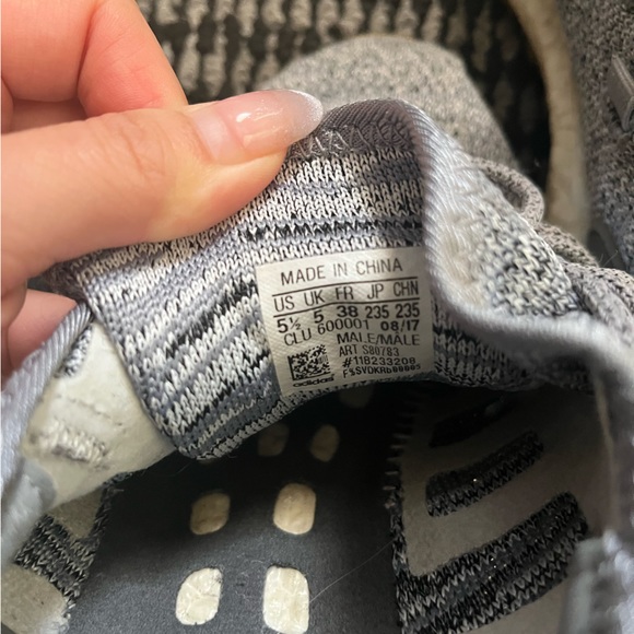 Adidas pureboost size 5.5, fits like 7.5 - Picture 2 of 4